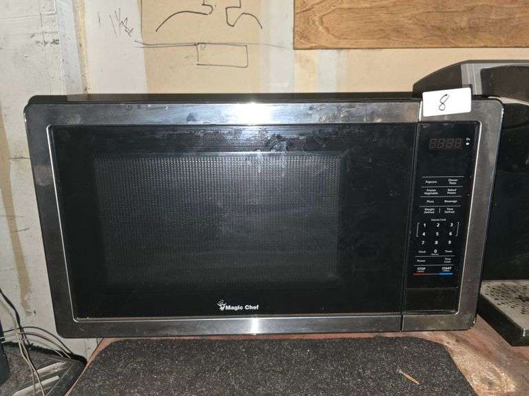 MAGIC CHEF MODEL HMM1110ST HOUSEHOLD MICROWAVE OVEN