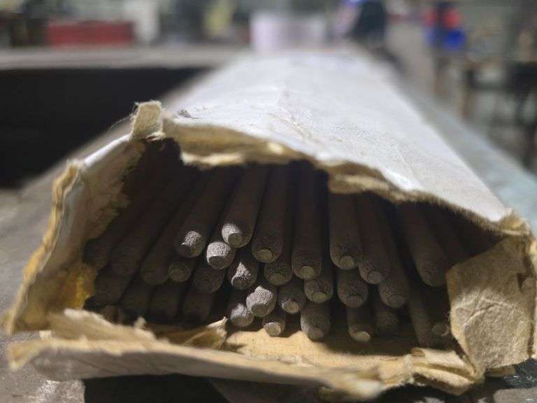 LINCOLN E7018 WELDING RODS BOX APPX.30