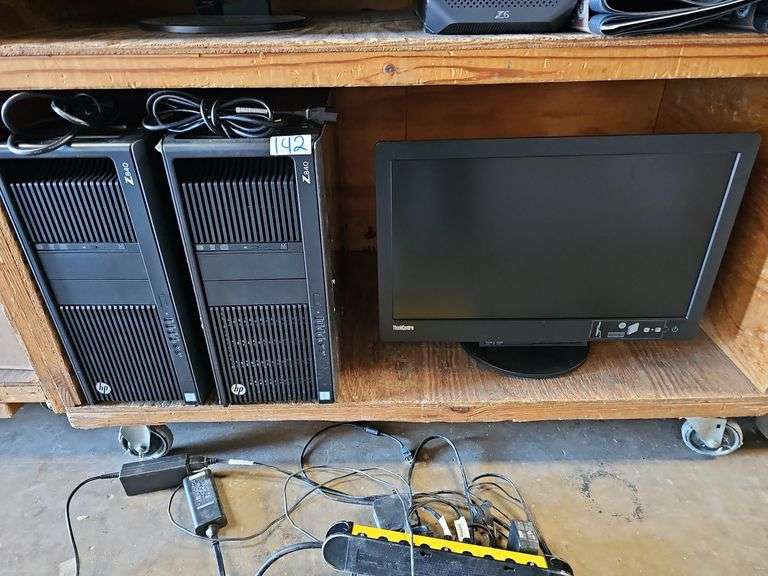 HP Z840 COMPUTERS WITH XEON INTEL, EACH WITH POWER CABLE & LENOVO THINKCENTRE TINY-IN-ONE 23 MONITOR 10DQD **MONITOR ONLY** Count per Set