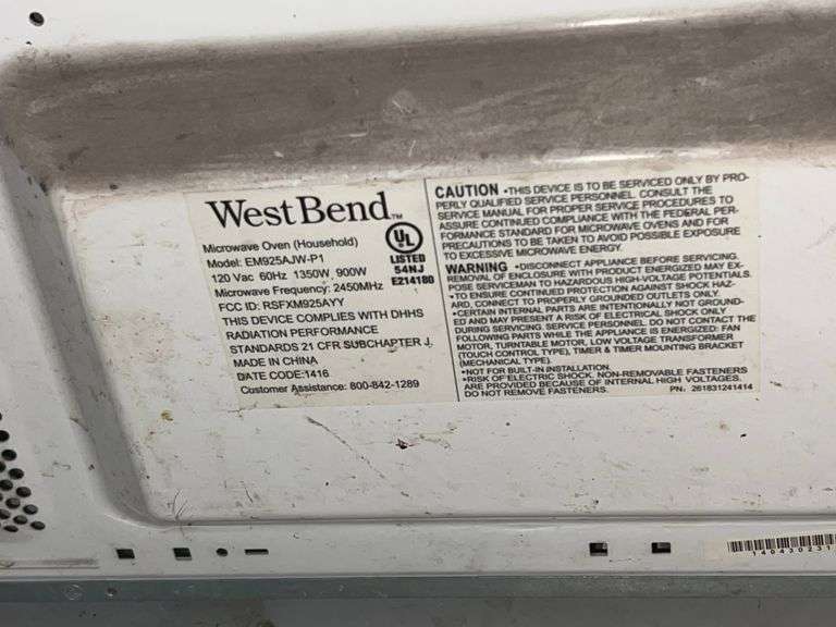WEST BEND 900W STAINLESS STEEL AND BLACK MICROWAVE FOR REPAIR