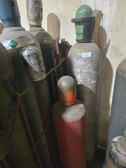 ACETYLENE TANKS IN VARIOUS SIZES