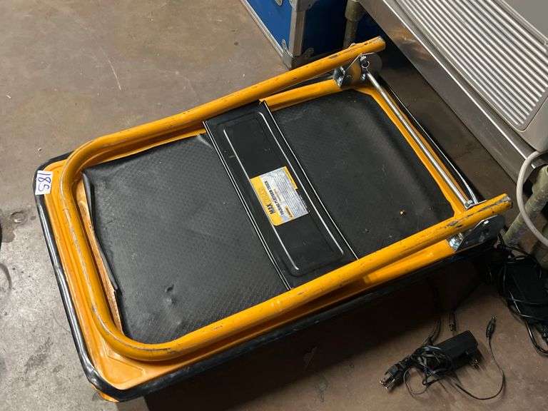 MAX WORKS FOLDING PLATFORM TRUCK 330LB CAPACITY