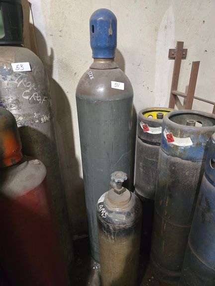 ACETYLENE TANKS IN VARIOUS SIZES