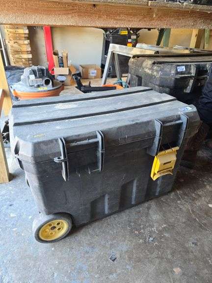 STANLEY JOB BOX ON 2-WHEELS APROX 29"x16"x20"