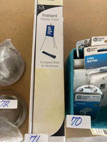 QUARTET BLACK INSTANT DISPLAY EASEL COMPACT SIZE FOR BRIEFCASE