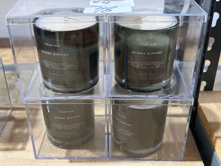 TRUE HUE SKINNY DIPPING 8OZ SOY WAX CANDLE