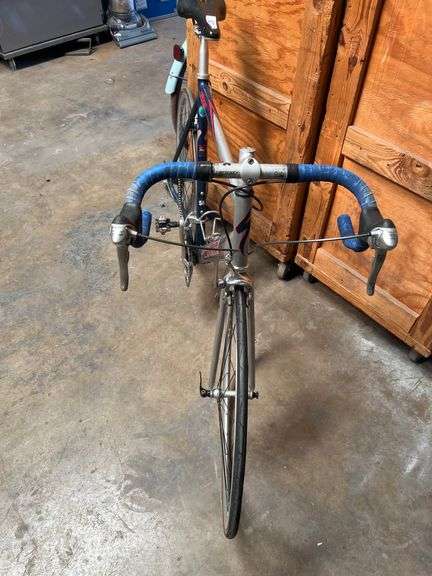 SPECIALIZED ALLEZ ELITE VINTAGE BICYCLE MADE WITH ENHANCED BUTTED ALUMINUM, WITH SHIMANO ULTEGRA FLIGHT DECK