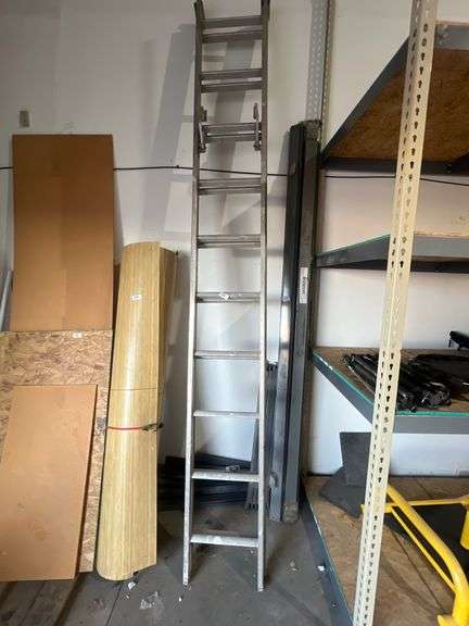 WERNER 200LB LIGHT DUTY ALUMINUM EXTENDING LADDER 20' TOTAL H 17' WORKING H D1120-2