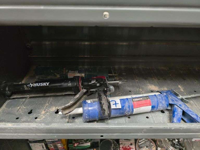 CAULKING GUNS INCLUDING PROSOURS 9" SMOOTH ROD ; ANVIL SMOOTH ROD 10OZ ; & HUSKY