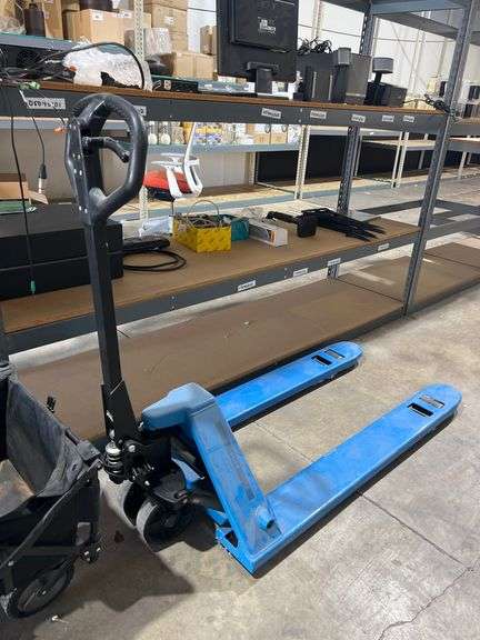 ULINE H-1483 PALLET JACK WITH 5500LB CAPACITY