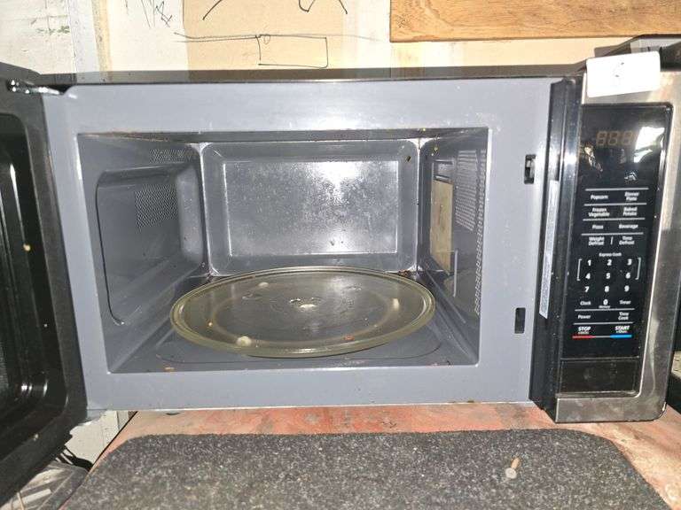 MAGIC CHEF MODEL HMM1110ST HOUSEHOLD MICROWAVE OVEN