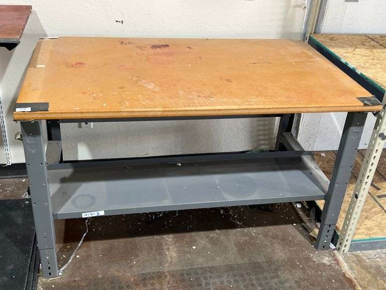 WOOD AND METAL WORKBENCH APROX 5'x3'x3'