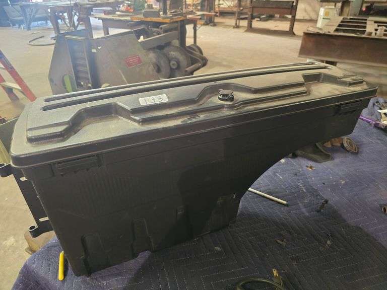 TRUCK BED STORAGE BOX WATERPROOF / DURABLE / MOUNTABLE