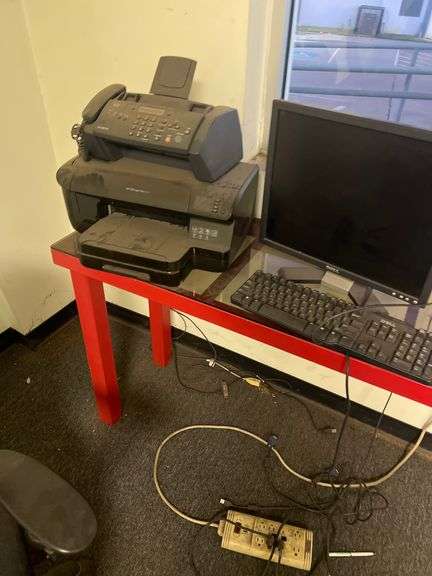 CONTENTS OF STAFF MEETING ROOM