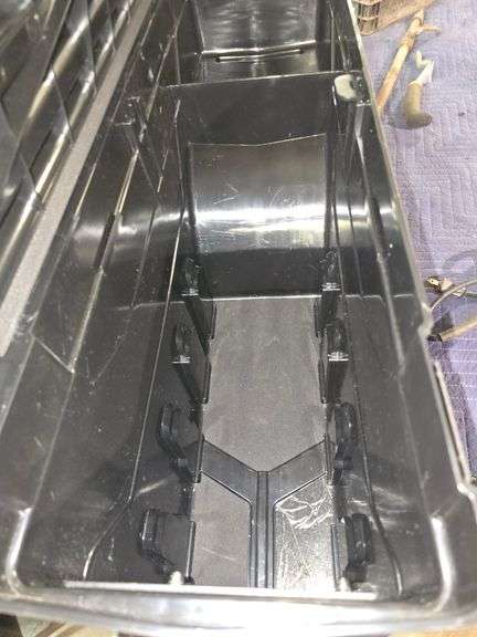 TRUCK BED STORAGE BOX WATERPROOF / DURABLE / MOUNTABLE