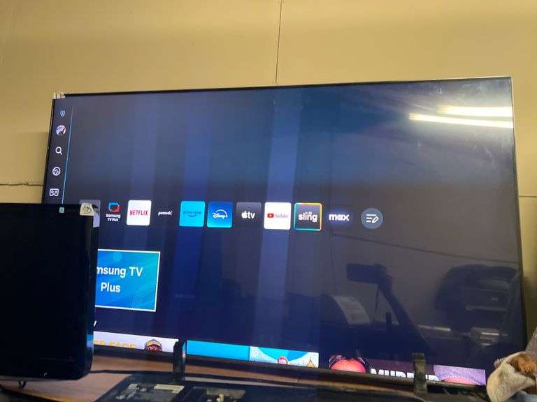 SAMSUNG TU690T 75" CRYSTAL UHD 4K TV GUARANTEED TO BE IN PERFECT NEW WORKING CONDITION!! BOUGHT FOR AN EVENT AND NEVER USED!!