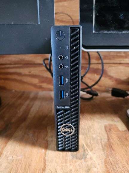 HP W2207H 22" LCD COLOR HDMI MONITOR WITH POWER CABLE