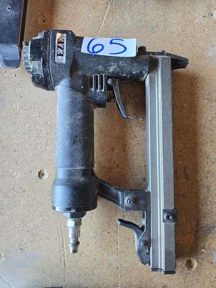 EZE TC-08 PNEUMATIC STAPLE GUN 22GA. 3/8" CROWN STAPLES 120PSI