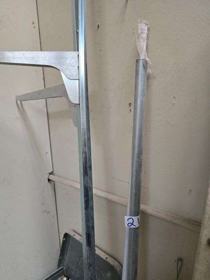 METAL SHELVING HARDWARE