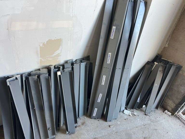 METAL SHELVING UNIT PCS