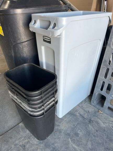 RUBBERMAID SLIMJIM CONTAINER 23GAL