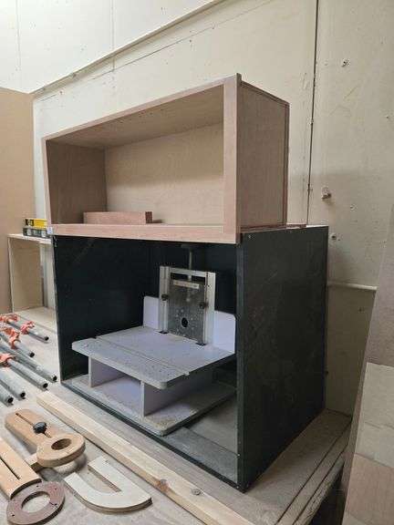 WOODEN CABINETS INCLUDING BLACK APROX 40"x22"x8" ; AND NATURAL WOOD APROX 39"x12"x16"