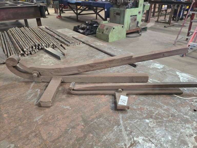 IRON FORMING HAND TOOLS INCLUDING 27" & 21"