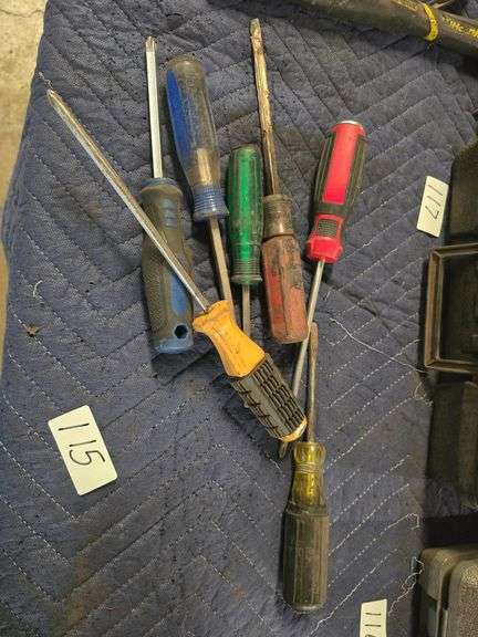 FLAT HEAD & PHILIPS SCREWDRIVERS