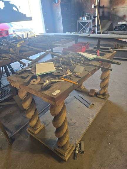 SOLID WOOD WORK BENCH APROX 20" x 40" x 27"; FULL OF STEEL STOCK
