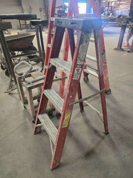 WERNER 4' LADDER