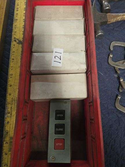 EASTERN MOTOR A300 IND. CONT. EQ. SWITCH