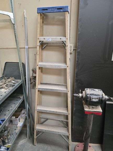 WERNER 6' LADDER
