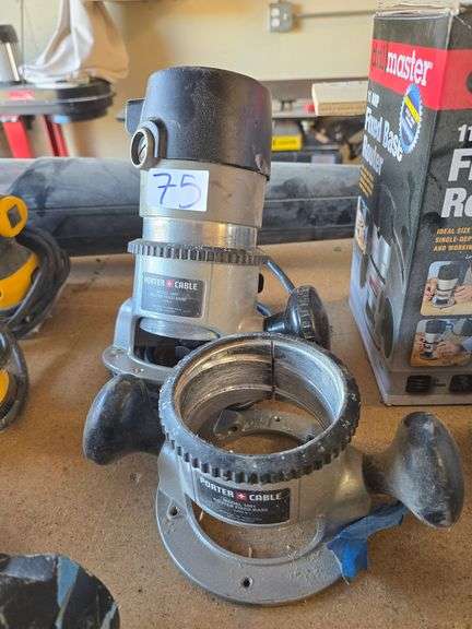 PORTER CABLE HEAVY DUTY VARIABLE SPEED ROUTER 10,000-27,500RPM WITH MODEL 1001 ROUTER FIXED BASE TYPE 8 AND EXTRA BASE INCLD.