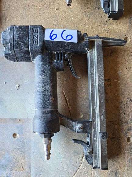 EZE TC-08 PNEUMATIC STAPLE GUN 22GA. 3/8" CROWN STAPLES 120PSI