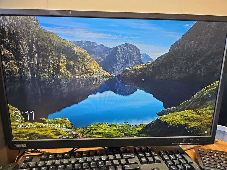 LENOVO IDEACENTRE COMPUTER WITH POWER CABLE AND THINKVISION E2410 MONITOR WITH POWER CABLE USB MOUSE AND KEYBOARD INCLD. EACH POWER ON