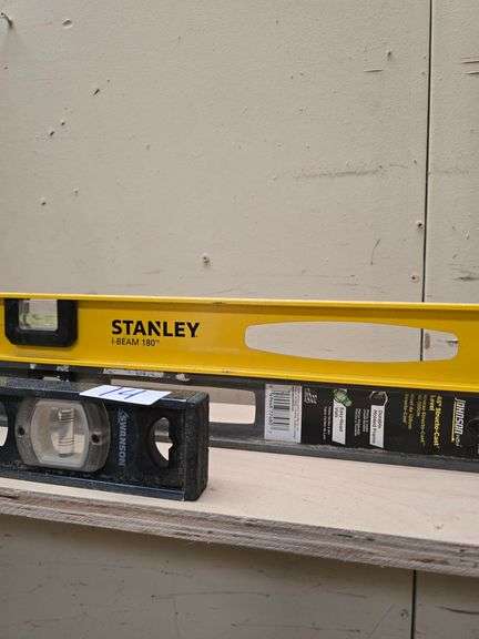 LEVELS INCLUDING STANLEY I-BEAM 4', JOHNSON 48" STRUCTO-CUT LEVEL AND SWANSON METAL 2' LEVEL