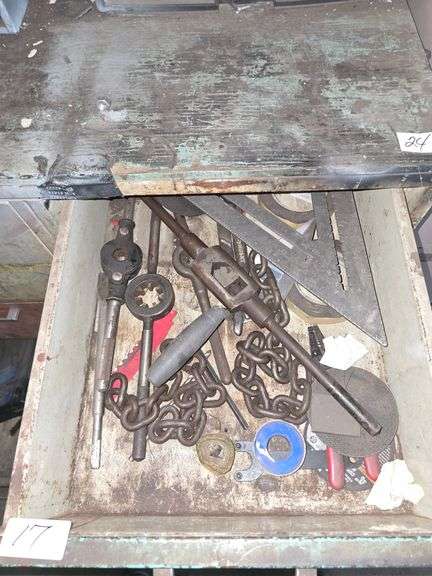 TOOL/HARDWARE DRAWER LOT
