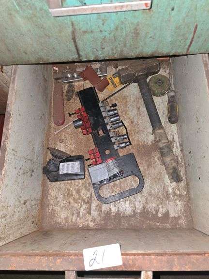 TOOL/HARDWARE DRAWER LOT