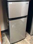 MAGIC CHEF 4.3CU.FT. TWO DOOR REFRIGERATOR STAINLESS AND BLACK MODEL HVDR430SE IN WORKING CONDITION WITH ICE TRAY & MANUAL INCLD.