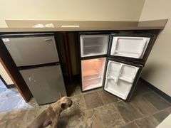 MAGIC CHEF 4.3CU.FT. TWO DOOR REFRIGERATOR STAINLESS AND BLACK MODEL HVDR430SE IN WORKING CONDITION