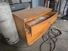 3-DRAWER SOLID WOOD DRESSER APROX 40"x21"x33"