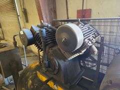 DEWALT DXCMH9919910 INDUCTION 120GAL HORIZONTAL STATIONARY COMMERCIAL AIR COMPRESSOR WITH BREAKER BOX