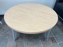 LOW ROUND END TABLE WITH WOD TOP AND GREY METAL LEGS APROX 3'DIA x 17"H