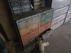 METAL WAREHOUSE TOOL ORGANIZER WITH 8-DRAWERS AND SOLID WOOD TOP APROX 3'x22"x3' **Pickup after 2pm