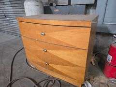 3-DRAWER SOLID WOOD DRESSER APROX 40"x21"x33"