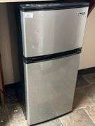 MAGIC CHEF 4.3CU.FT. TWO DOOR REFRIGERATOR STAINLESS AND BLACK MODEL HVDR430SE IN WORKING CONDITION