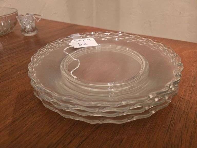 Set of 4 Vintage Fostoria glass plates aprox 9.5"dia
