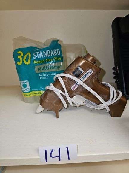 ALEENES DUAL TEMP DUAL FLOW HOT GLUE GUN 20W 61B3 WITH GLUE STICKS INCLD.