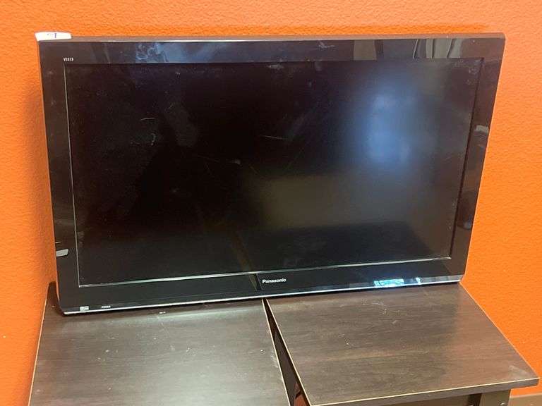 PANASONIC VIESA 32" LCD TELEVISION MODEL TC-32LC54 WITH POWER CABLE