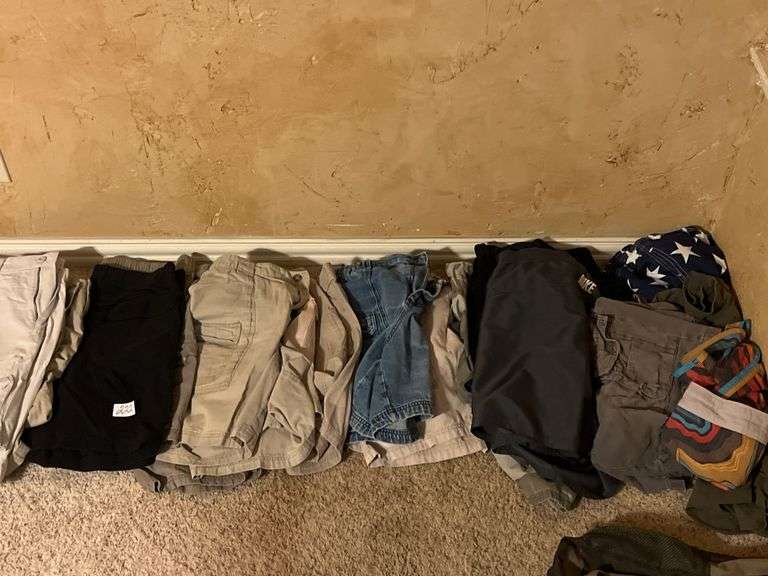 Men's cargo shorts most size 36